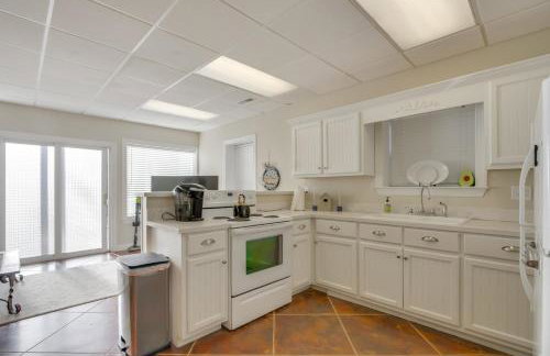 On-Site Lake Access Serene Waterloo Getaway - Foto 5