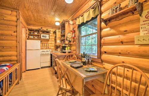 Cedar Falls Cabin Nestled by Honey Creek - Foto 7
