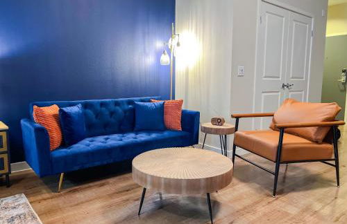 Mid Century With Pool GYM and Parking 10min to Cedars - Photo 4