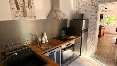 Logement rénové avec jardin privé et clôturé - Foto 2