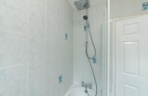 2BDR Peaceful Ground Floor Apartment Free Parking - Pass the Keys - Foto 27