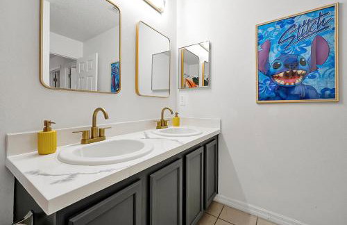 Lilo & Stitch Themed Villa 10 Min to Disney! Heated Pool & Game Room - Foto 39
