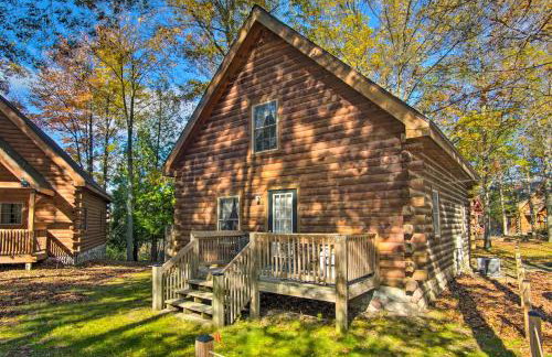 Rustic Rothbury Cabin with Resort Amenity Access! - Foto 28