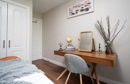 Cozy Waterfront Apartment - Free Parking & Wi-Fi - Photo 51