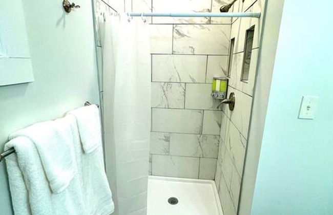 Modern Cozy Unit With King Bed - Foto 15