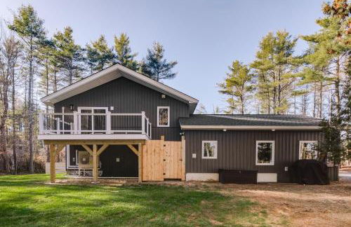 Modern Gem on 15 Acres, 5 Mi to Old Orchard Beach! - Foto 34