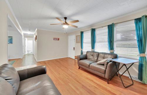 Park your Boat! Mins from the Ocean•Screened Porch - Foto 21