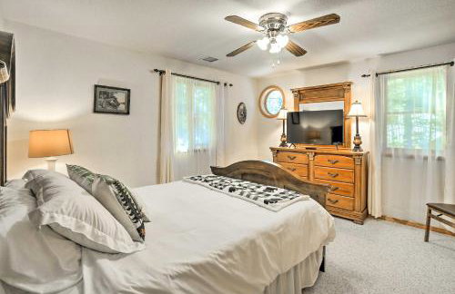 Bayfield Cabin with Wraparound Deck and Fire Pit - Foto 22