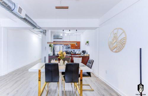 The Stallion #209 - Walk to Museums, Luxe Loft with free gated & covered parking - Foto 10