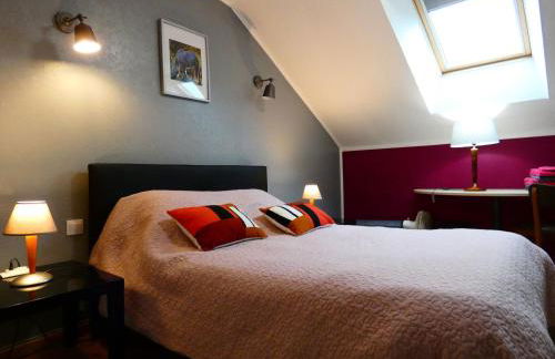 Escapade Paisible: Gîte pour 8 à Saint-Hilaire-sur-Yerre, Jardin Clos, Proche Chateaudun et Chartres - FR-1-581-131 - Foto 4