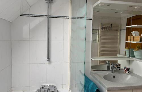 Le So Art, grande maison 4 chambres, terrain de pétanque, grand jardin clos, flipper, babyfoot, jeux Arcade, ping pong,1 km mer, proche golf, Port en Bessin, Bayeux et plages du débarquement, adaptée enfants - Foto 40