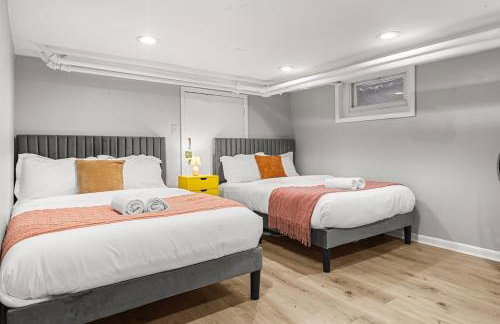 Charming 4BR Retreat in Arlington Sleeps 12 NearDC - Foto 2