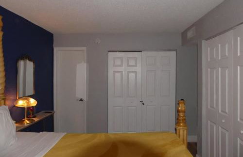 Beautiful 2-Bedroom Condo Near Universal and other Orlando Attractions, King Bed & Wi-Fi - Foto 32