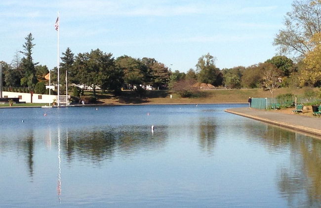 Cheerful & Beautiful 3-Bedroom Ranch - Photo 73
