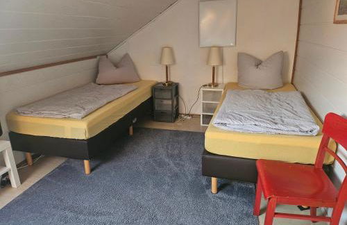 GästeZimmer im Altbau Dachgeschoss mit kleinem Bad WLAN, TV und Parkplatz - Foto 8