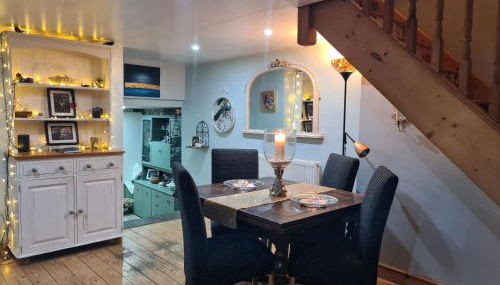 Cute Quirky Cottage - Photo 2