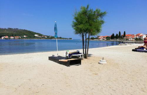 Apartments by the sea Sutomiscica, Ugljan - 8474 - Photo 4