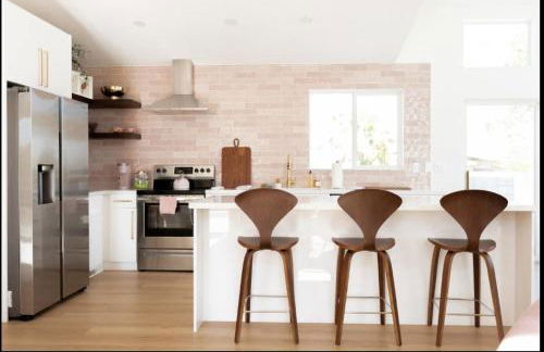 The Pink Paloma - A Barbie Inspired Villa in Palm Springs - Photo 23