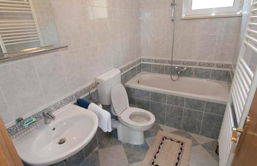 Apartments by the sea Igrane, Makarska - 17292 - Photo 21