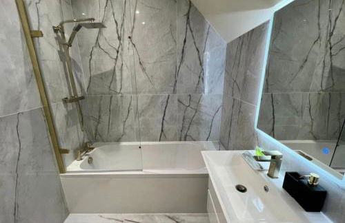 3 Bed - Sleeps 7 - Free Parking - Central Location - Foto 4