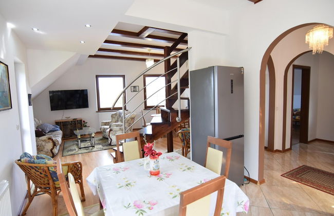 Beautiful Apartment in Prime Lakeside Spot - Photo 7