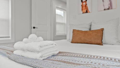 Creekside Stay | Peaceful Cottage | Elkhorn - Foto 5