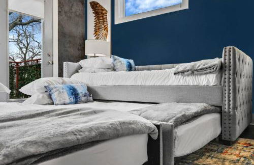 Modern Luxe Townhome with Rooftop Cinema - Foto 11