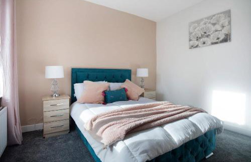 Spacious Living Room & Modern Comforts, Sleeps 4 - Foto 9