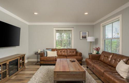 Luxe 4BR Mtn Retreat With Stunning Views Near Ski AndHikes - Foto 15