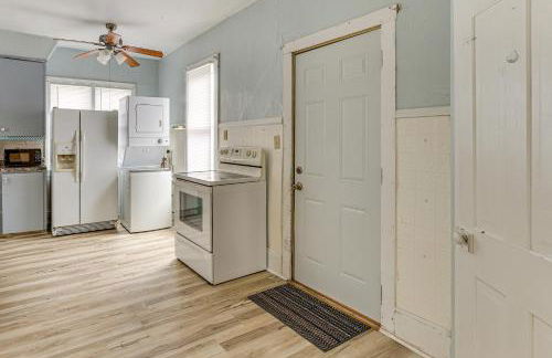 2 Mi to Dtwn Salina Home with Deck and Yard - Foto 7