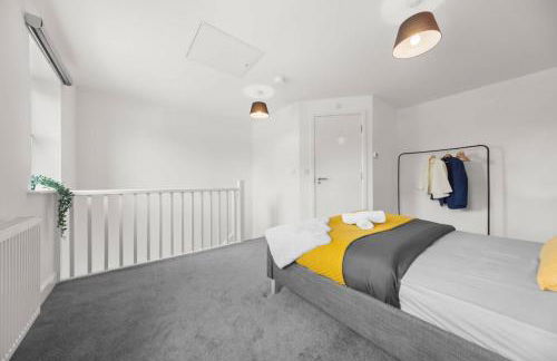 Modern 2-Bed House 10-min to Leeds City Centre - Photo 10