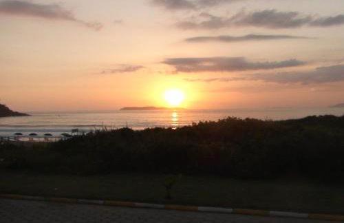 PRAIA DE 4 ILHAS Apartamento 2 Quartos 50M da Praia Com Vista - Photo 40