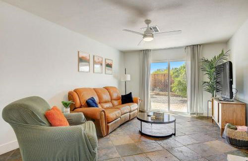Pool & Hot Tub! Centrally Located, Less Than 3 Miles to The Strip! - Foto 32