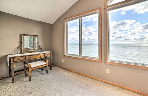East Tawas Home with Patio, Lake Huron On-Site - Foto 15