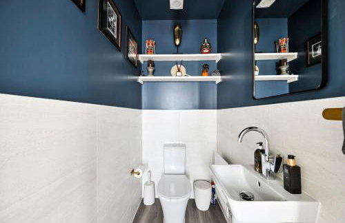 Premium 3 Bed Residence w Garden and Parking - Foto 13