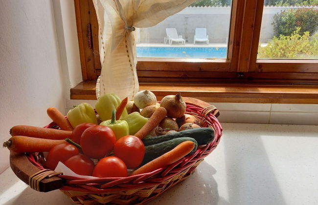 Detached House at Country Side, Fenced Private Garden Ideal for 2 Fam, Wifi - Photo 33