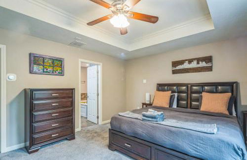 NFL Draft Stay Modern South Side Home 2-Car Garage - Foto 1