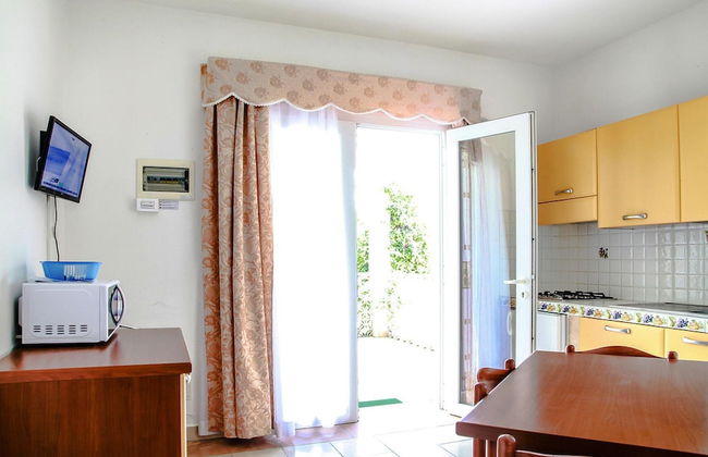 Bungalow in Caorle With Garden Furniture - Foto 17