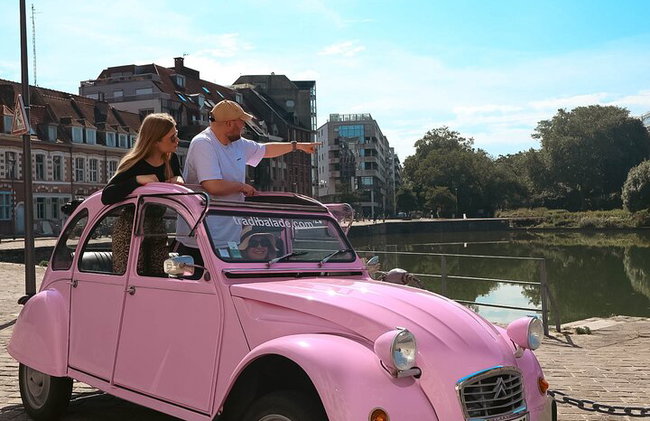 Excursão privada de 1 hora em Lille em conversível 2CV com degustação de produtos locais - Foto 1