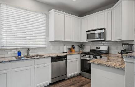 Upstay East Austin Retreat w Yard - 5min to Downtown - Foto 14