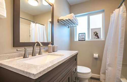 Family Retreat in Birmingham, 7BR 4BA - Photo 12