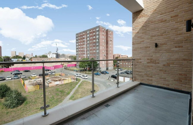 Stunning 2-bed Apartment in Barking - Foto 14