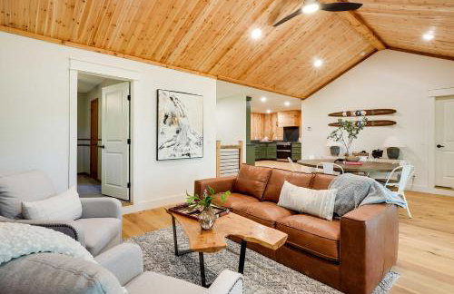 Spacious Home on Beaver Lake with Deck and Fire Pit! - Foto 7