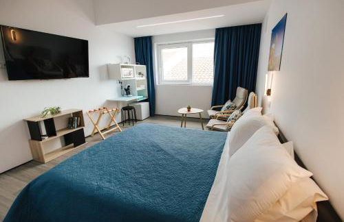 Delightful Seaside Studio Apartment D - Faraway - Photo 6