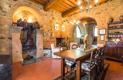 Holiday Home in Town Center with Pool, Garden, Hot Tub - Foto 36