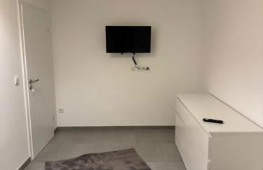 UZ Villa 11 - Laatzen 10 Minutes to Hannover Messe 140qm Modern Living Self-Check-In Wifi Parking - Foto 5
