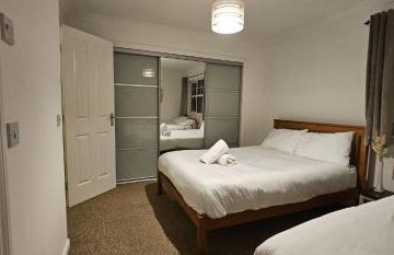 Sun Gardens Retreat- can sleep 10 with 4 Double Beds & 2 sofa beds - Foto 7