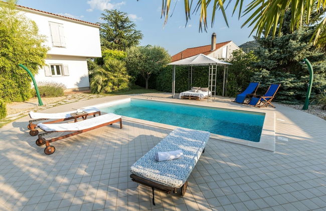 Pool Villa in Sibenik Near Lake - Photo 25