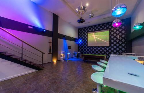 Luxury Vacation Villa - Photo 41