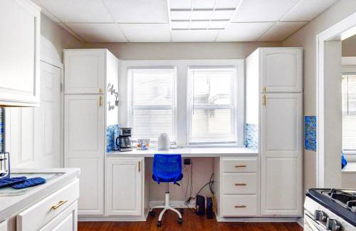 The Sapphire Haven - Your Old Brooklyn Oasis Awaits Families, Couples, Business Travelers Near Downtown With Parking, 300 MB WiFi & Self Check-In - Foto 35